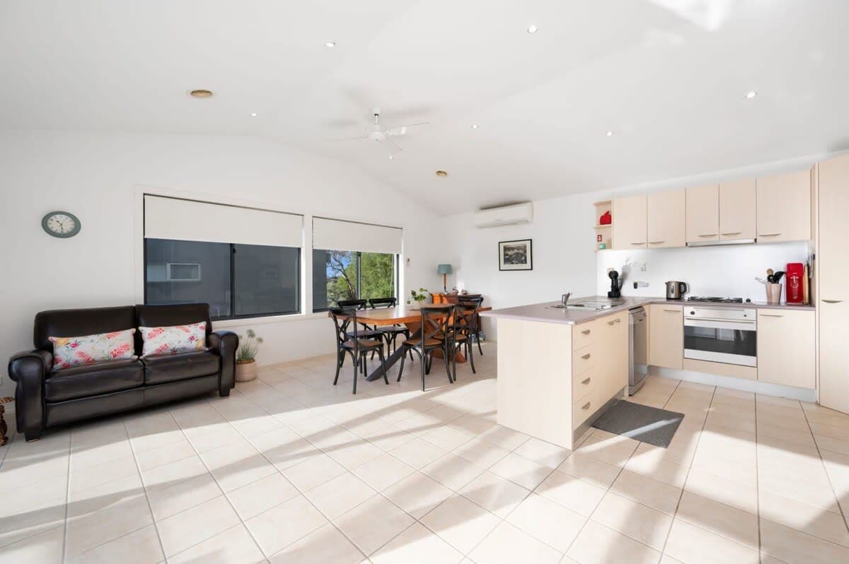 Furnished 3 Bedroom House in Torquay