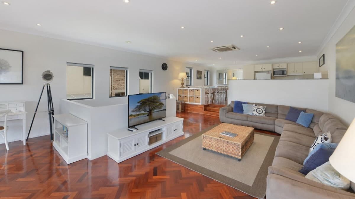 Furnished 4 Bedroom House in Avoca Beach