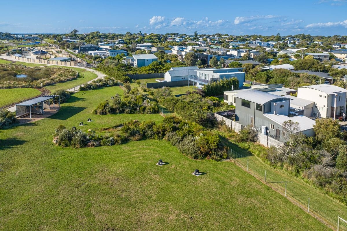 Furnished 4 Bedroom House in Cape Paterson