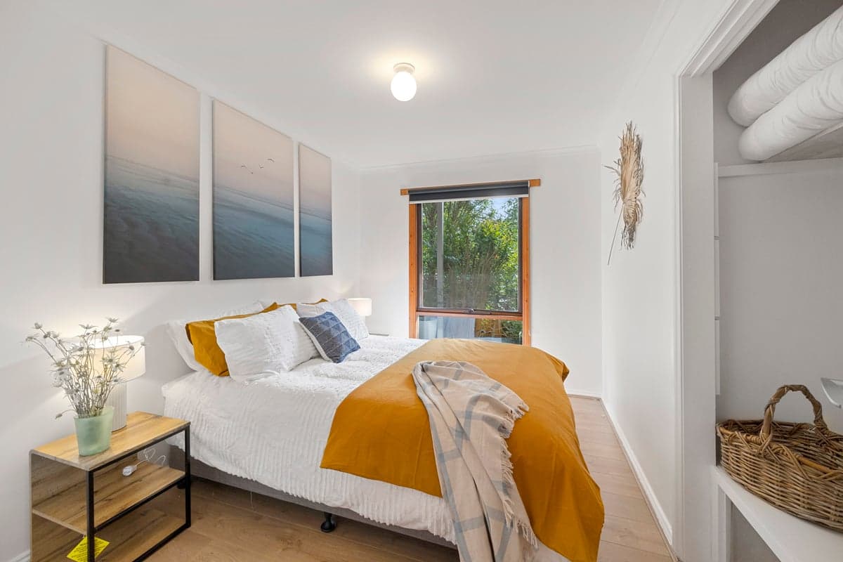Furnished 5 Bedroom House in Inverloch