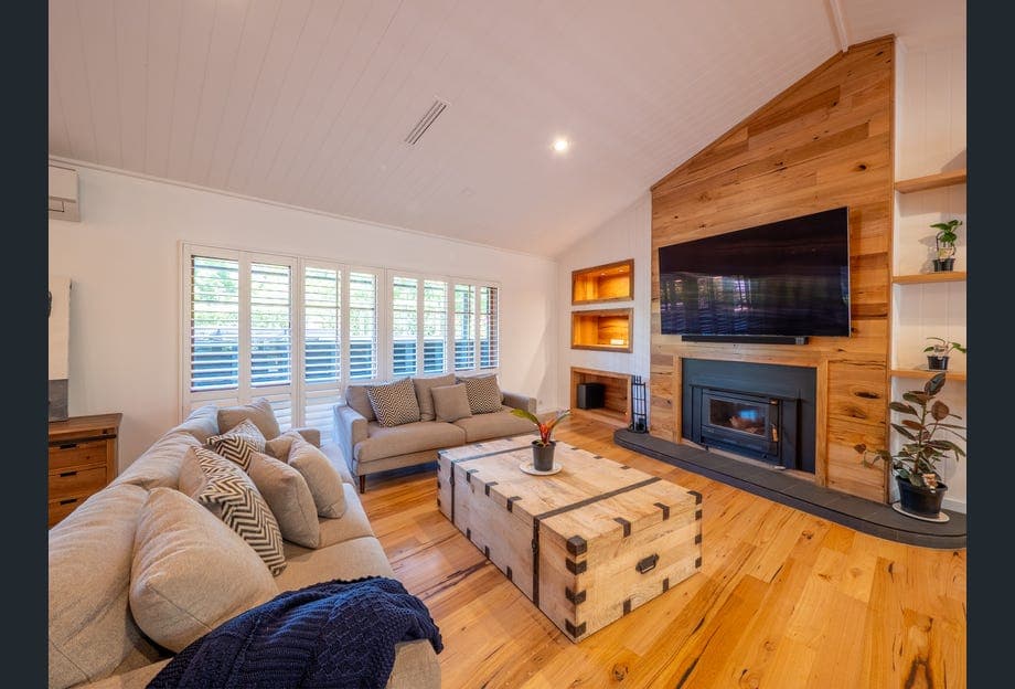 Furnished 5 Bedroom House in Wattle Bank