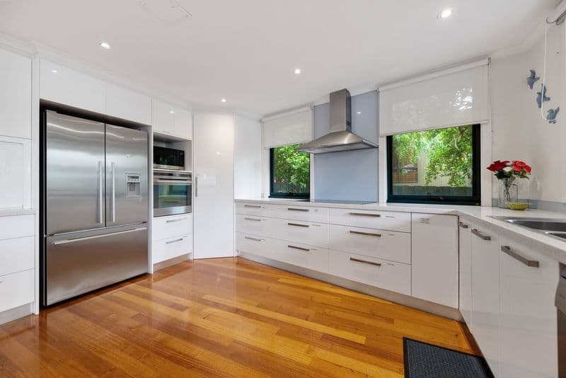 Furnished 6 Bedroom House in Inverloch
