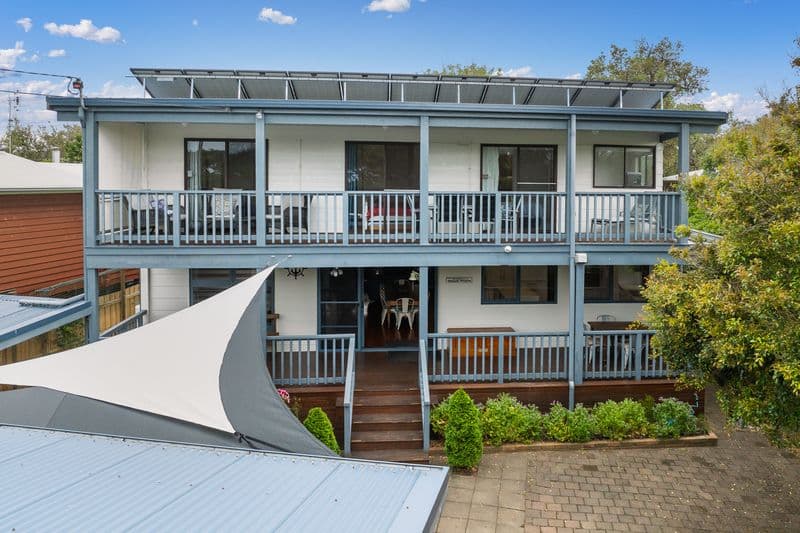 Furnished 6 Bedroom House in Inverloch