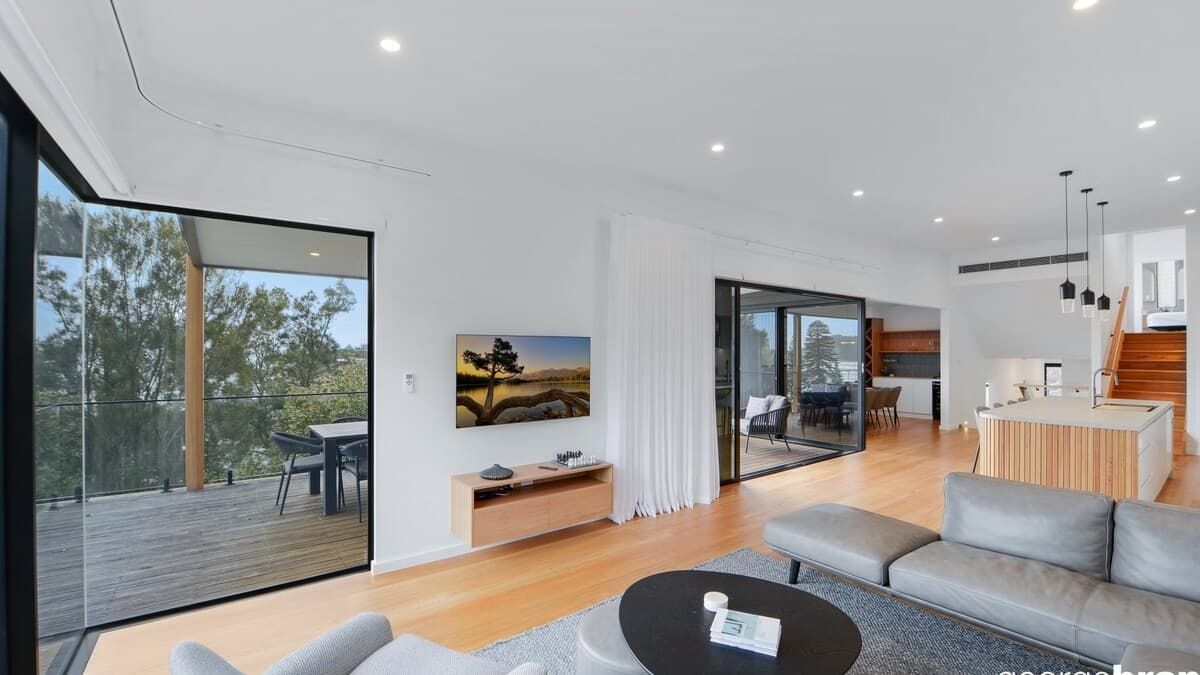 Furnished 4 Bedroom House in Avoca Beach