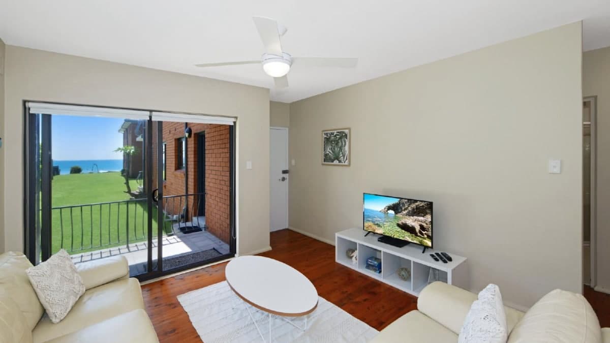Furnished 2 Bedroom House in Avoca Beach