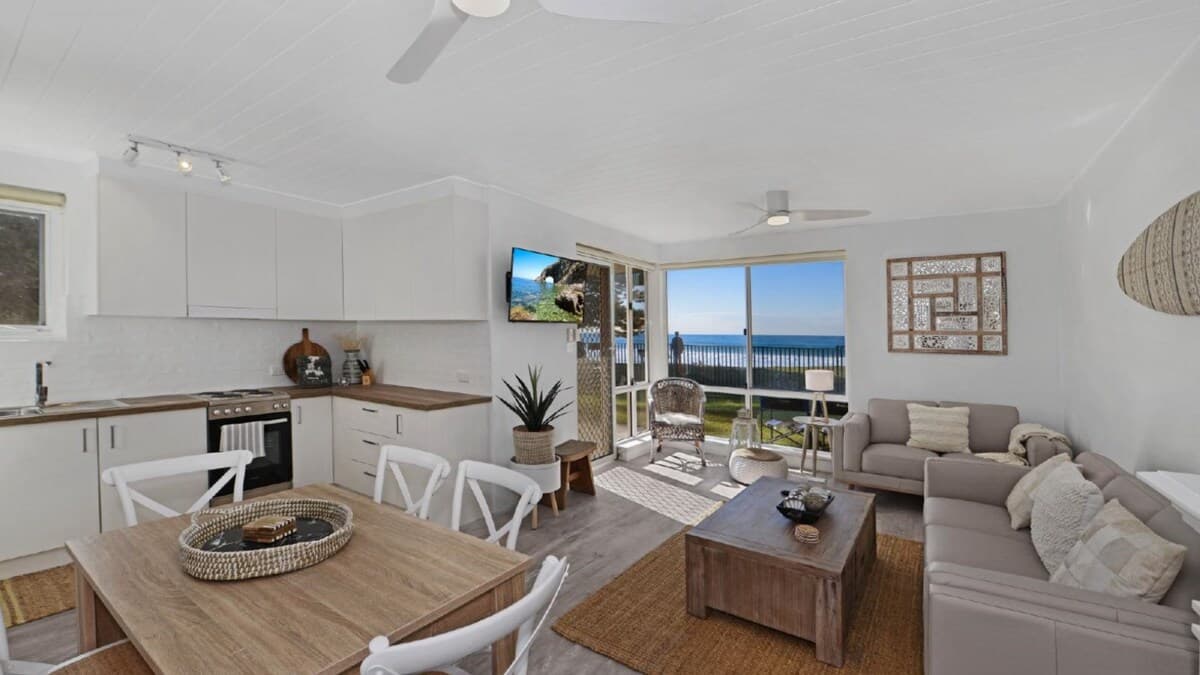 Furnished 2 Bedroom House in Avoca Beach