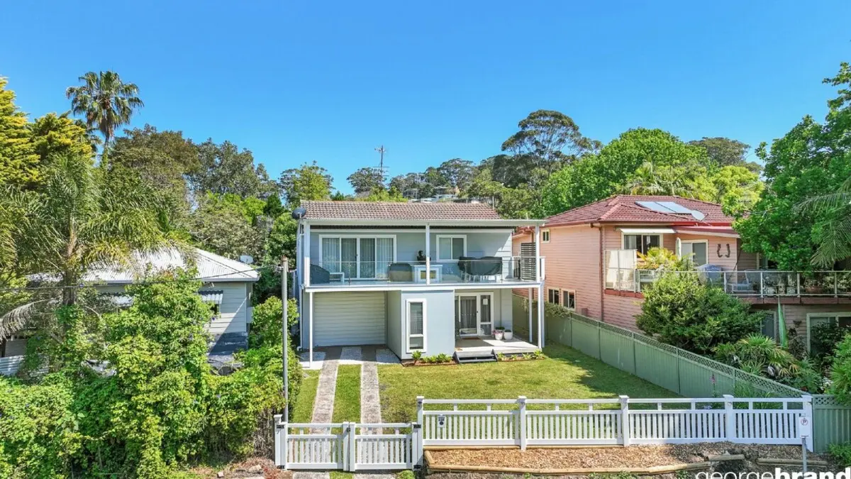 Furnished 3 Bedroom House in Avoca Beach