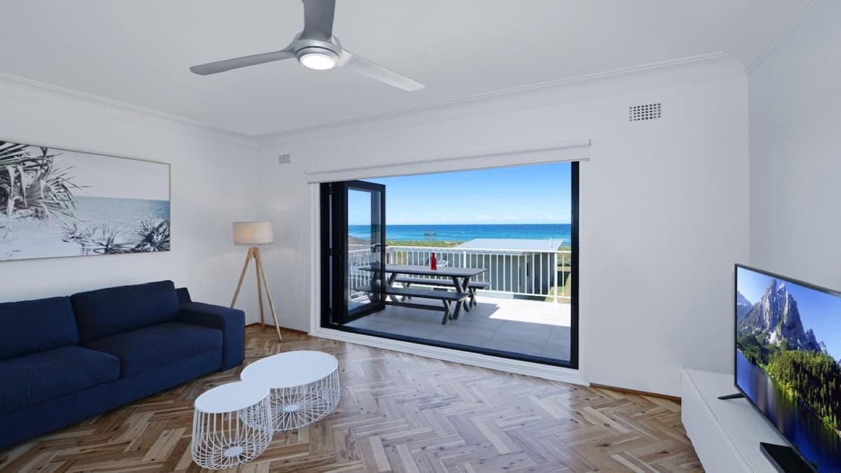 Furnished 2 Bedroom House in Avoca Beach