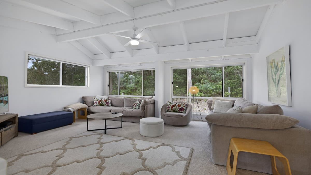 Furnished 5 Bedroom House in Kincumber