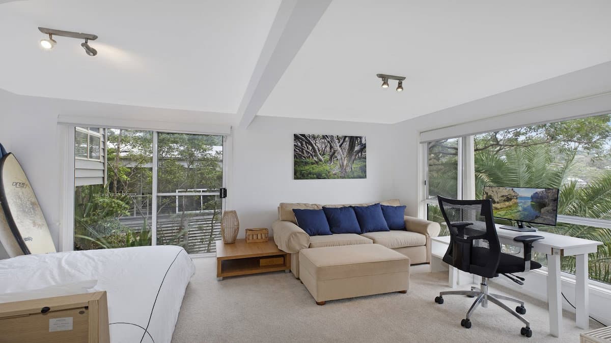 Furnished 5 Bedroom House in Kincumber