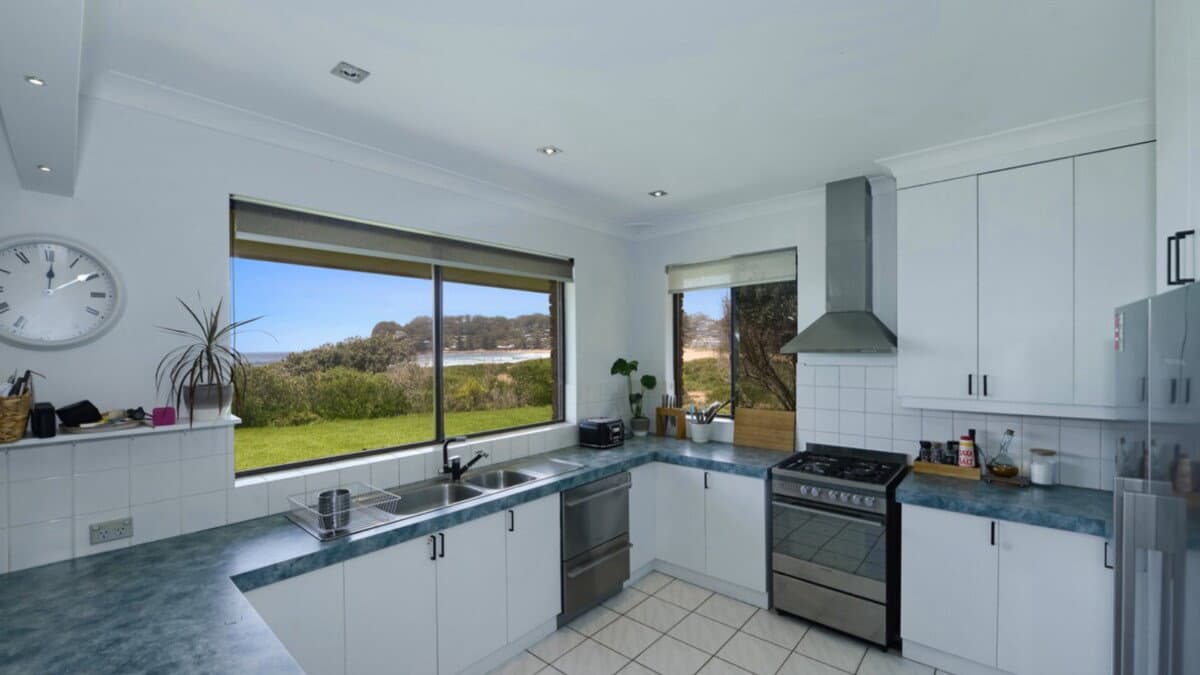 Furnished 3 Bedroom House in North Avoca