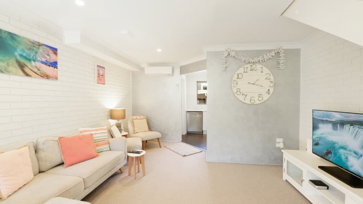 Furnished 2 Bedroom House in Copacabana