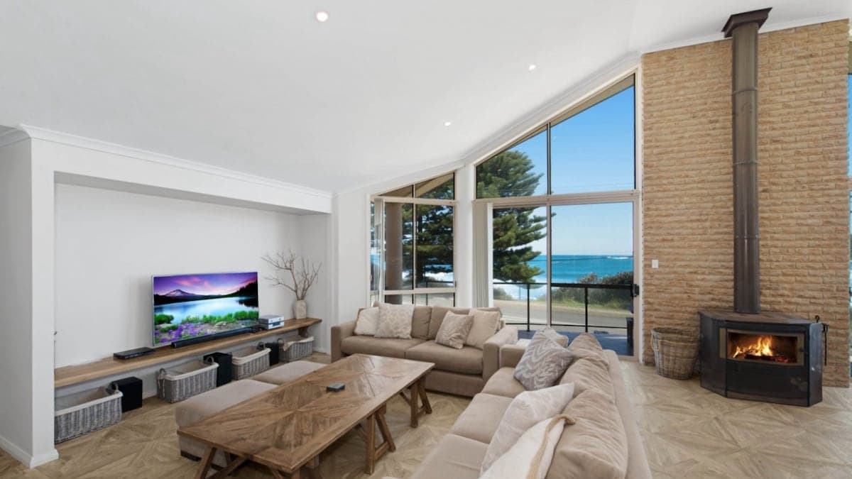 Furnished 8 Bedroom House in Copacabana
