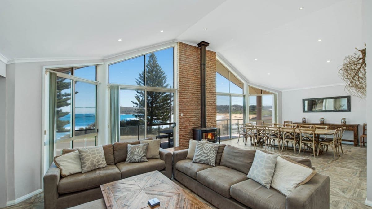 Furnished 8 Bedroom House in Copacabana