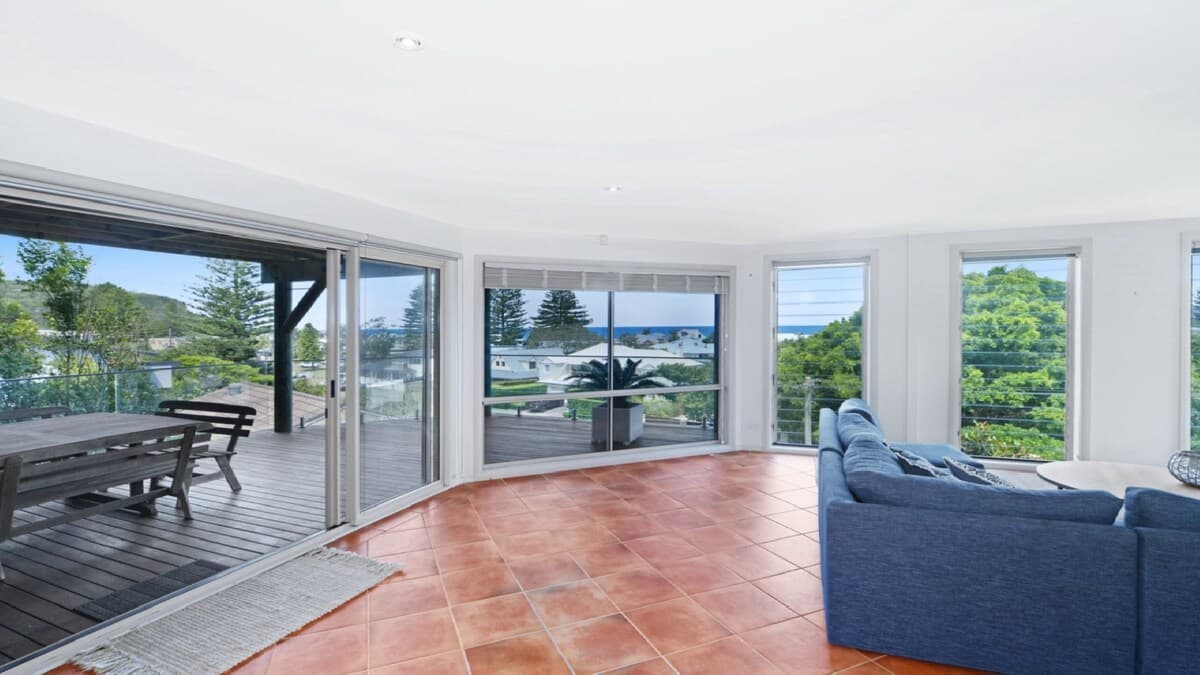Furnished 4 Bedroom House in North Avoca