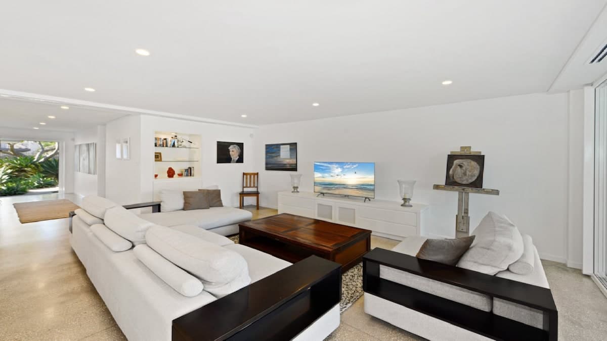 Furnished 6 Bedroom House in North Avoca