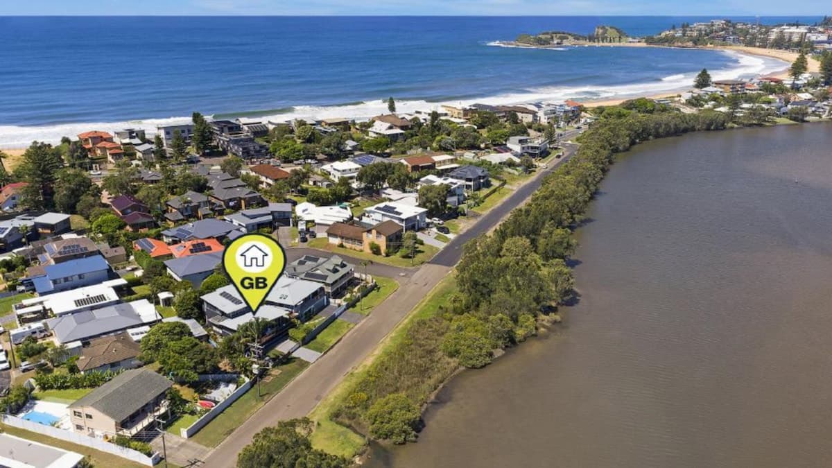 Furnished 5 Bedroom House in Wamberal