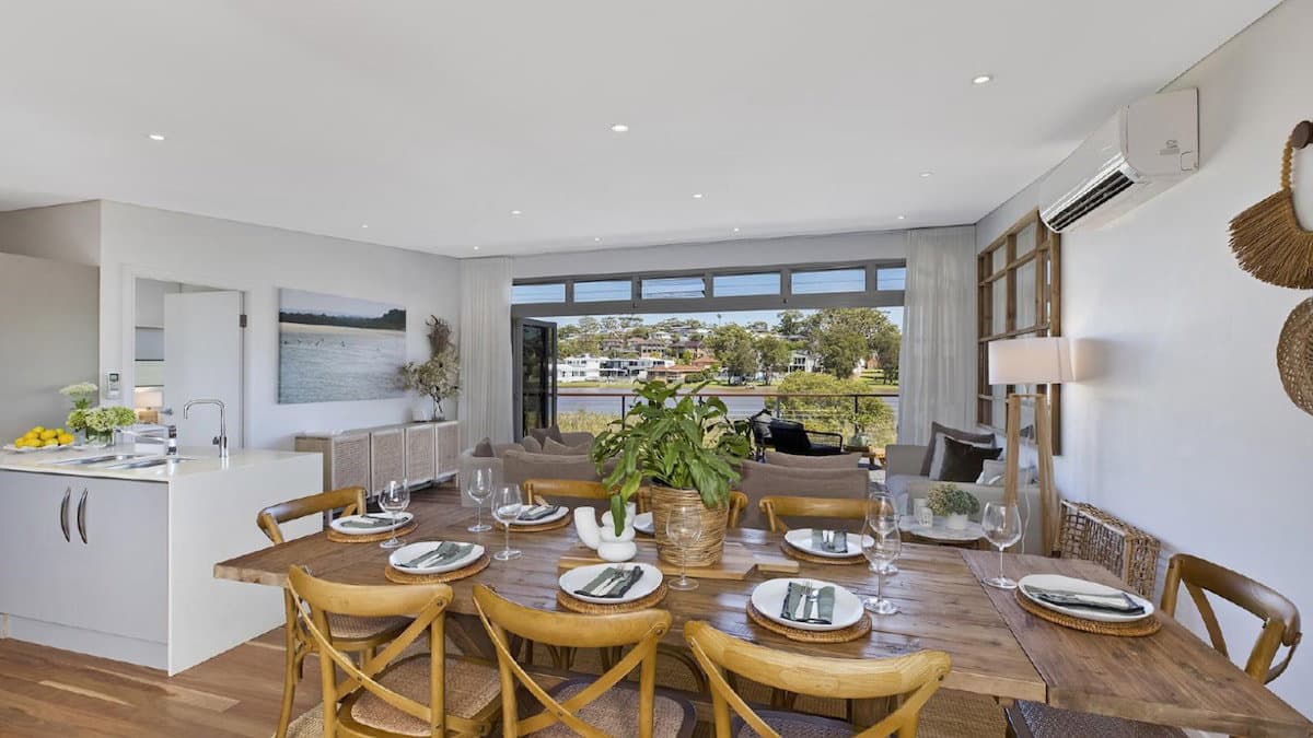 Furnished 5 Bedroom House in Wamberal