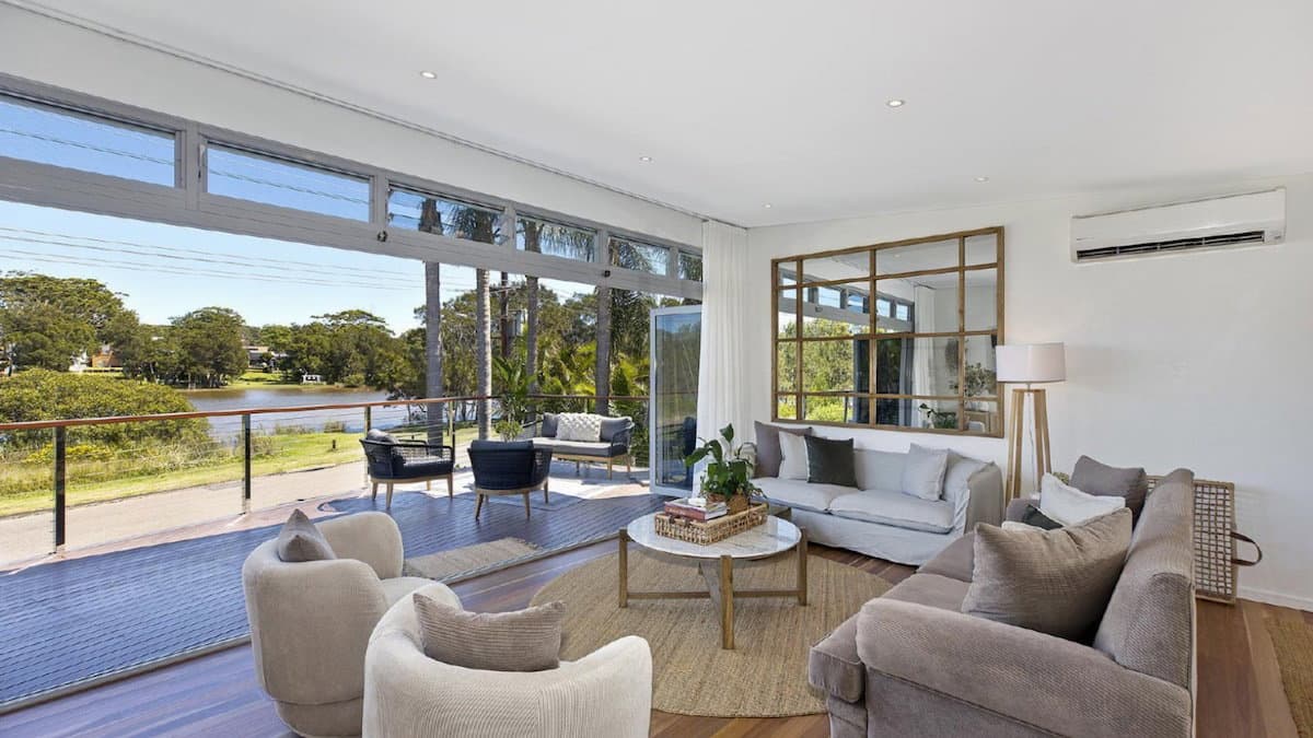 Furnished 5 Bedroom House in Wamberal