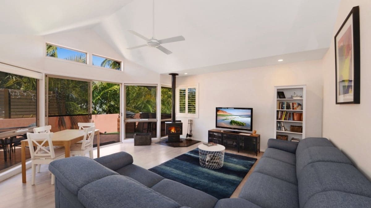 Furnished 5 Bedroom House in North Avoca