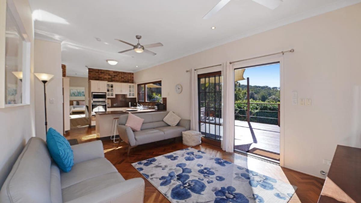 Furnished 4 Bedroom House in Kincumber