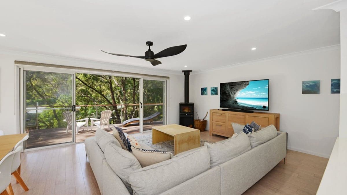 Furnished 5 Bedroom House in MacMasters Beach