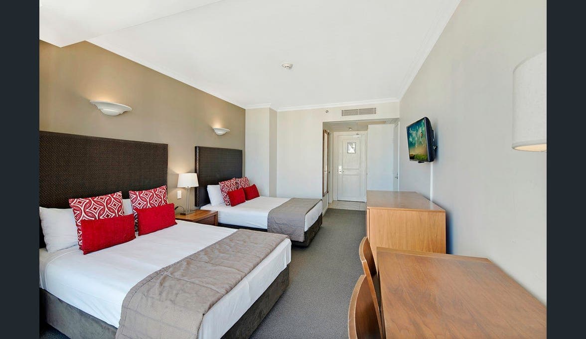 Furnished 1 Bedroom Apartment in Surfers Paradise