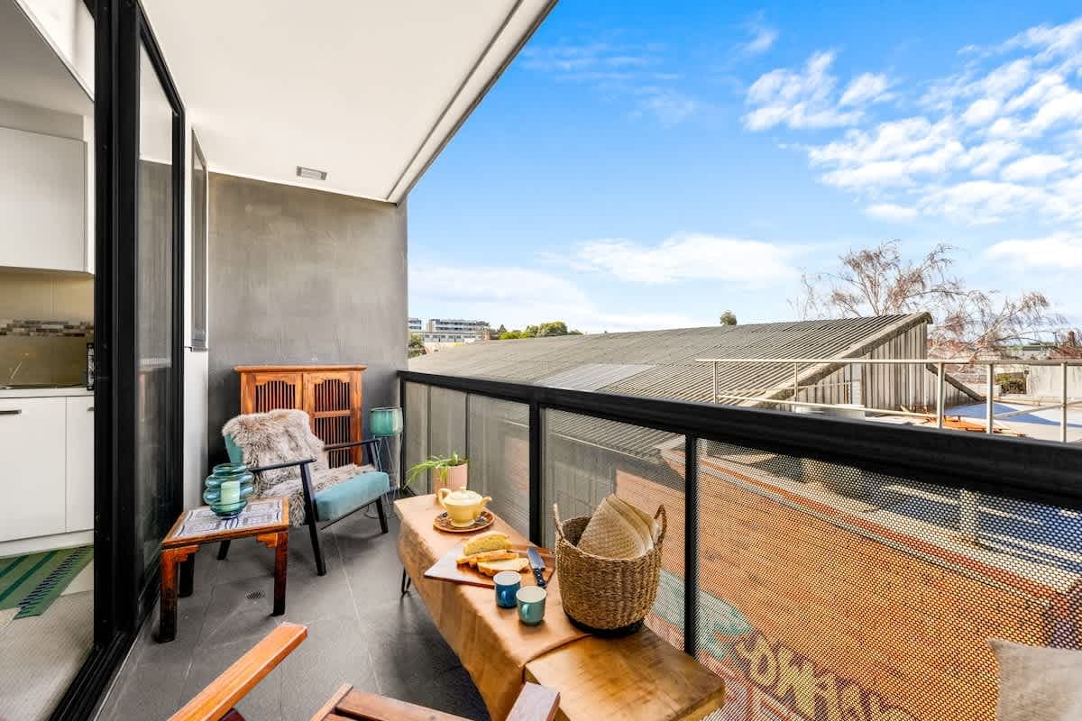 Furnished 1 Bedroom Apartment in Brunswick