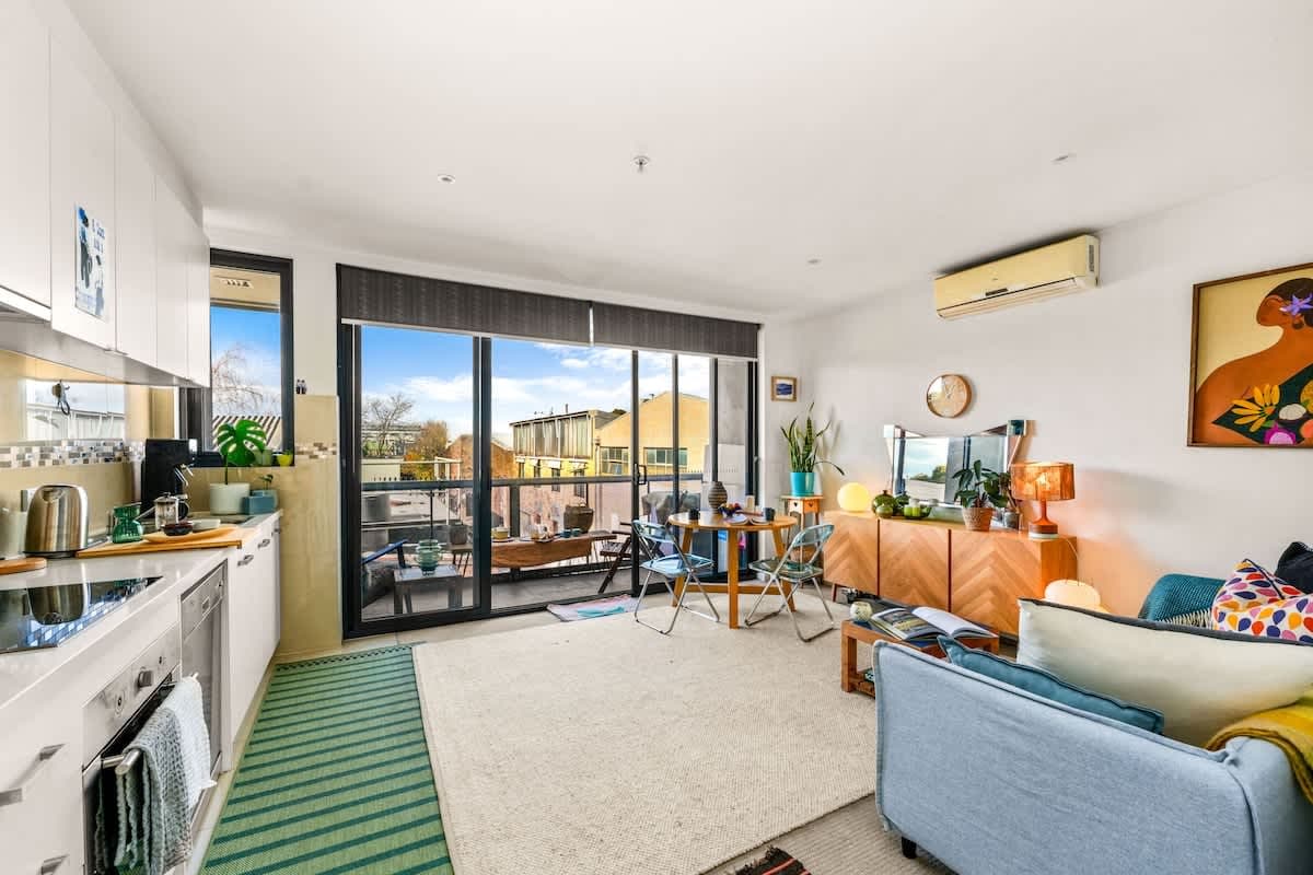 Furnished 1 Bedroom Apartment in Brunswick