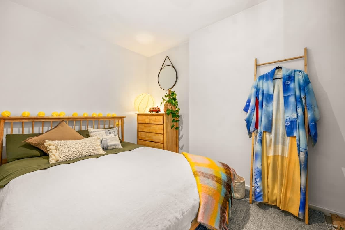 Furnished 1 Bedroom Apartment in Brunswick