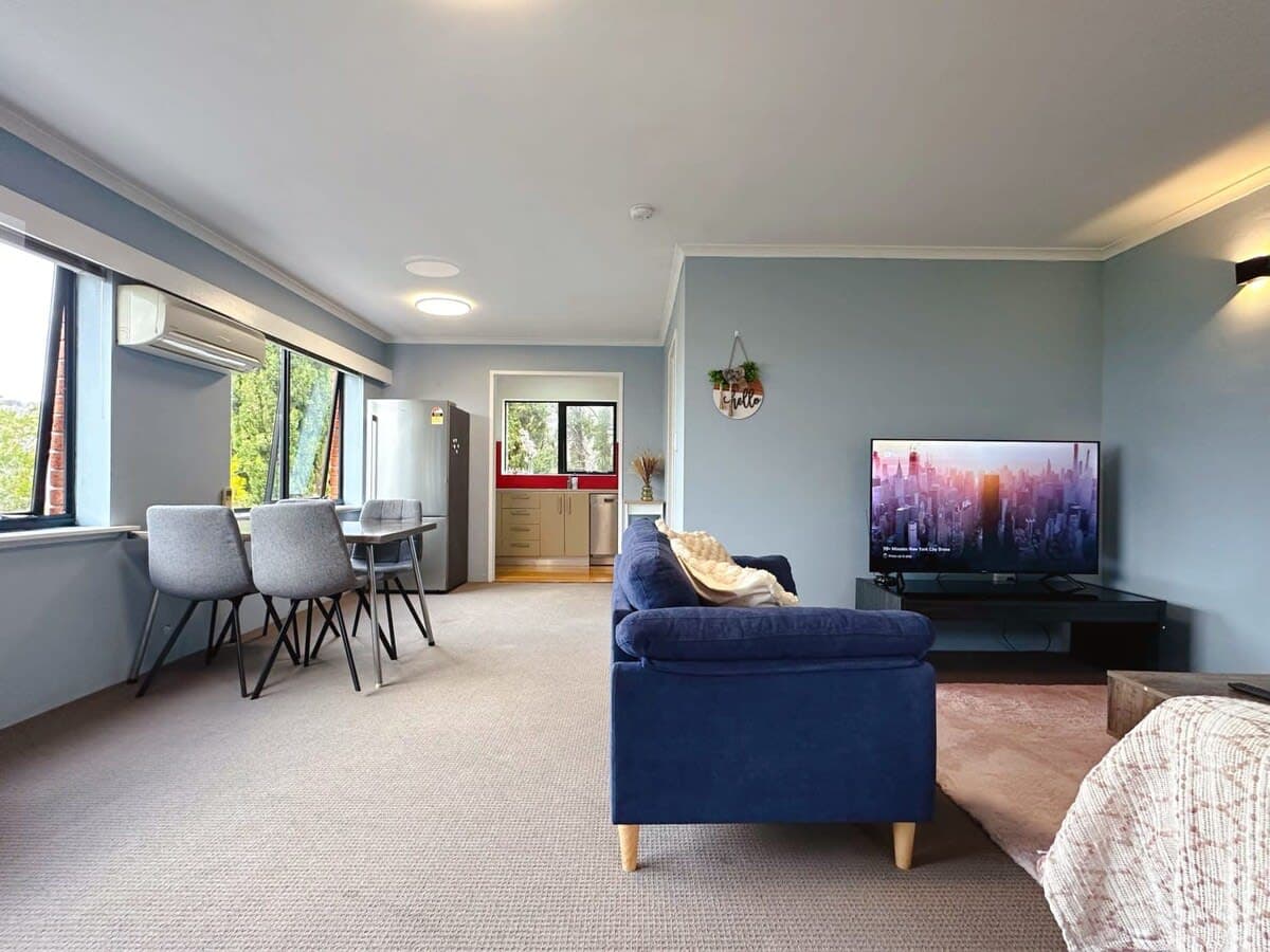 Furnished 2 Bedroom Apartment in South Hobart