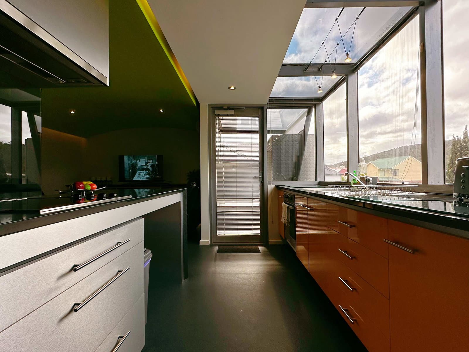 Furnished 2 Bedroom House in North Hobart