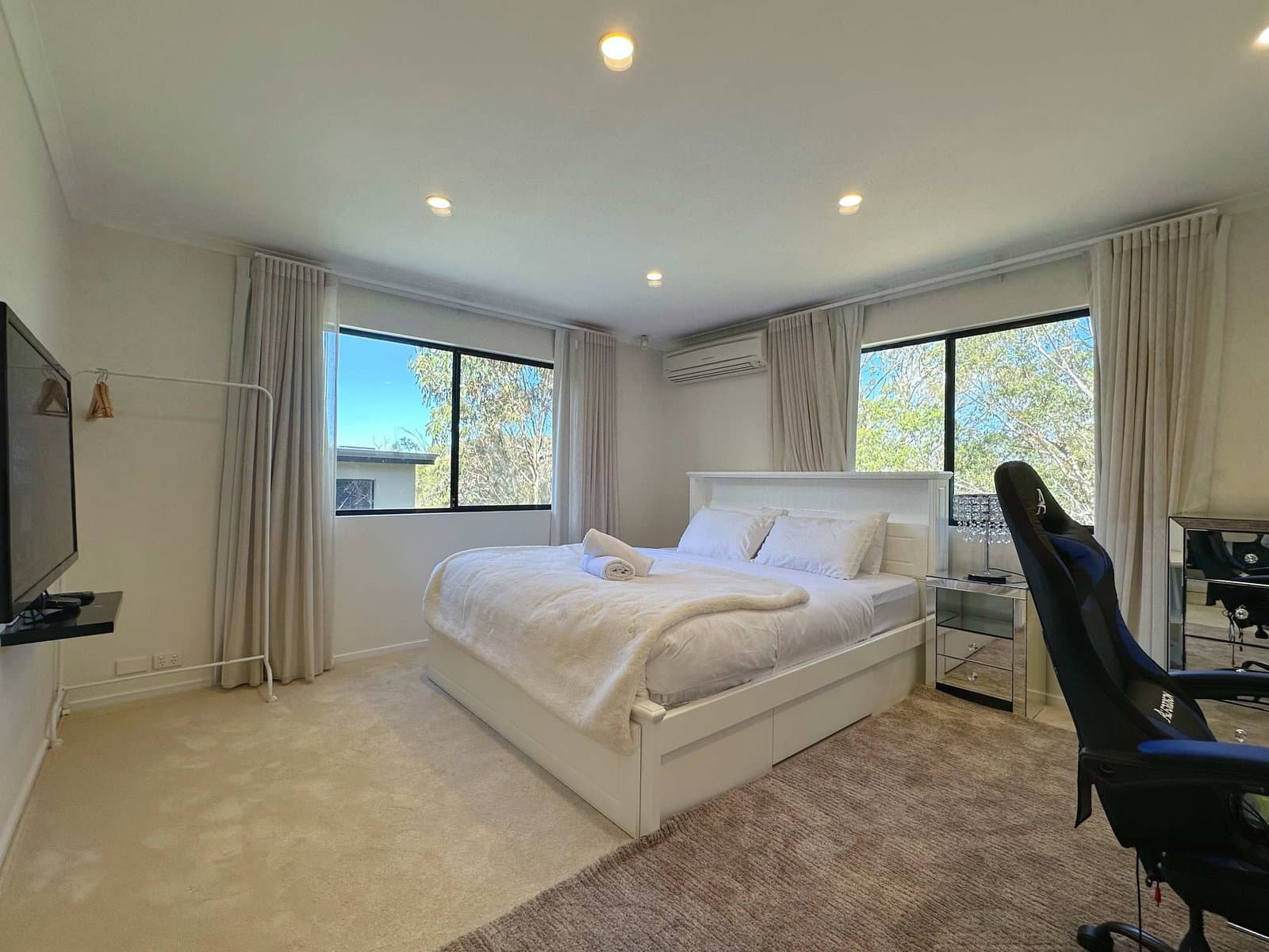 Furnished 3 Bedroom House in Tolmans Hill
