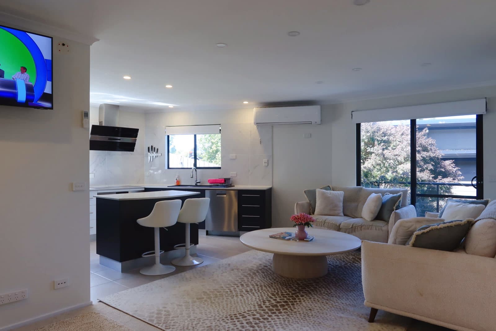 Furnished 3 Bedroom House in Tolmans Hill