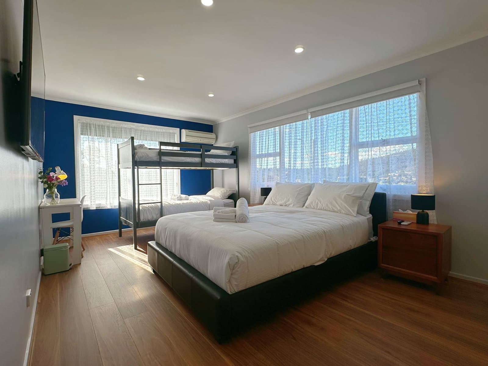 Furnished 4 Bedroom Apartment in Warrane