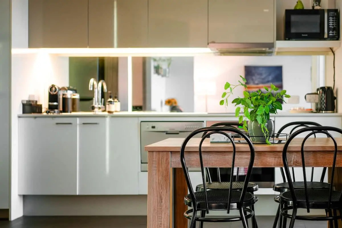 Furnished 2 Bedroom Apartment in Melbourne