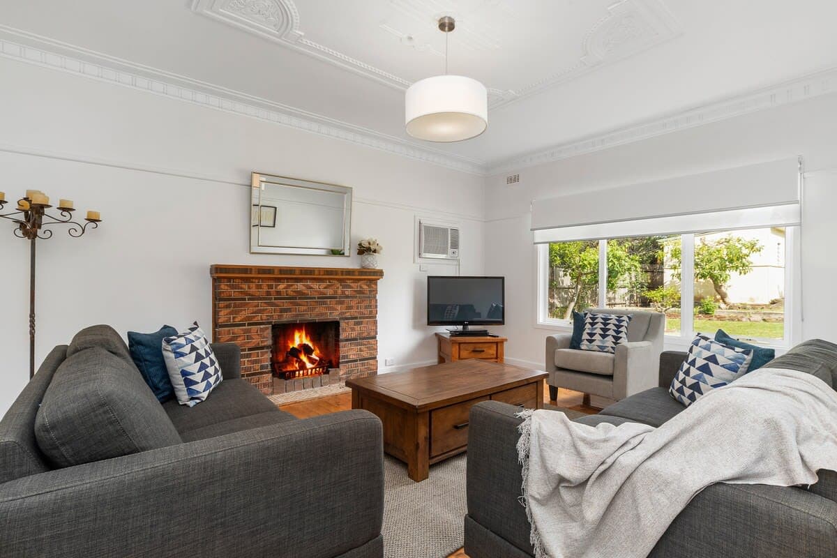 Furnished 4 Bedroom House in Blairgowrie