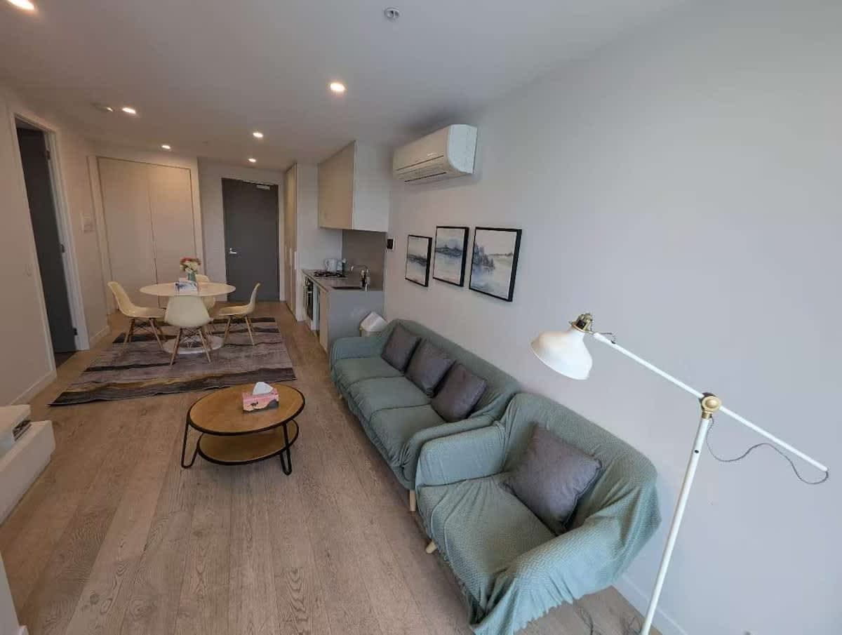 Furnished 2 Bedroom Apartment in Parkville