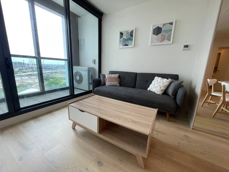 Furnished 1 Bedroom Apartment in West Melbourne