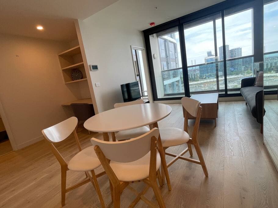 Furnished 1 Bedroom Apartment in West Melbourne