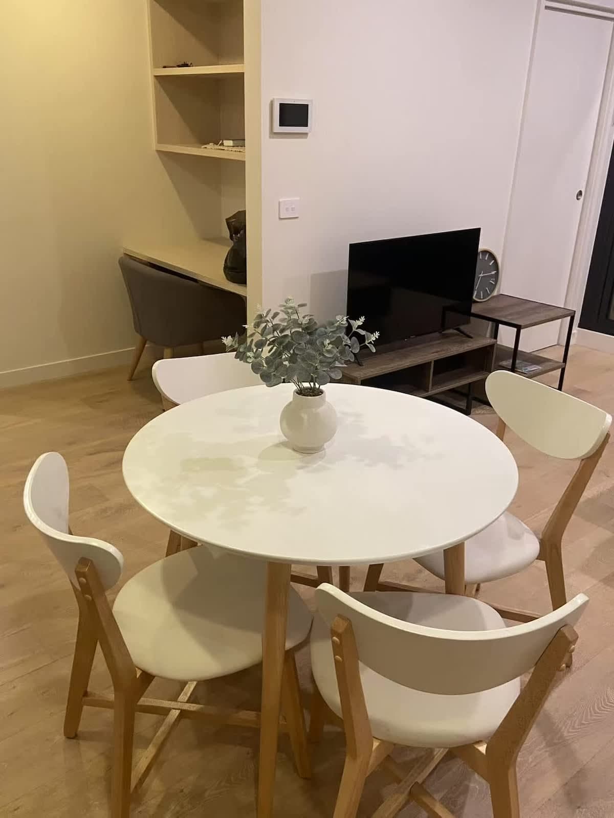 Furnished 1 Bedroom Apartment in West Melbourne