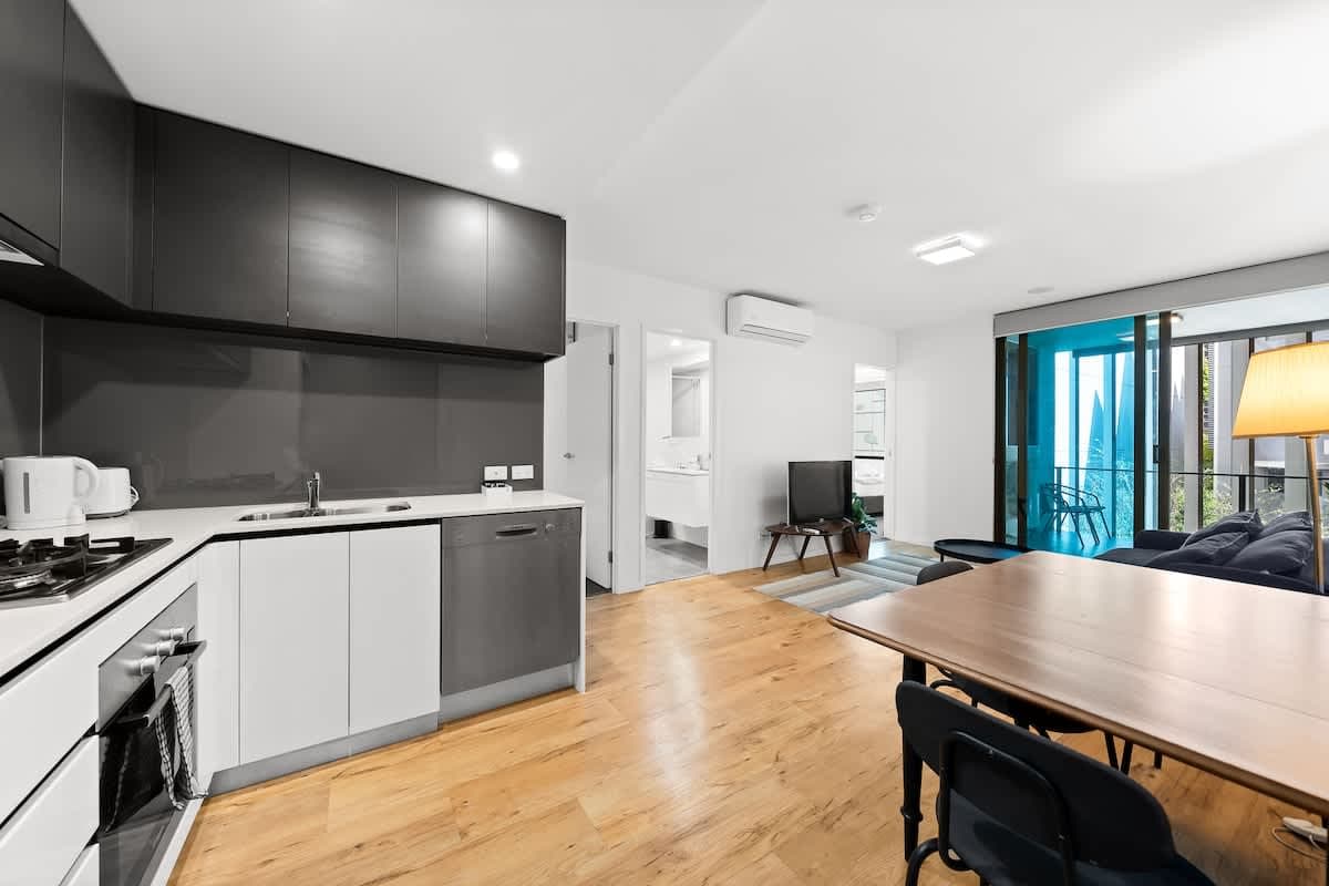 Furnished 2 Bedroom Apartment in South Brisbane
