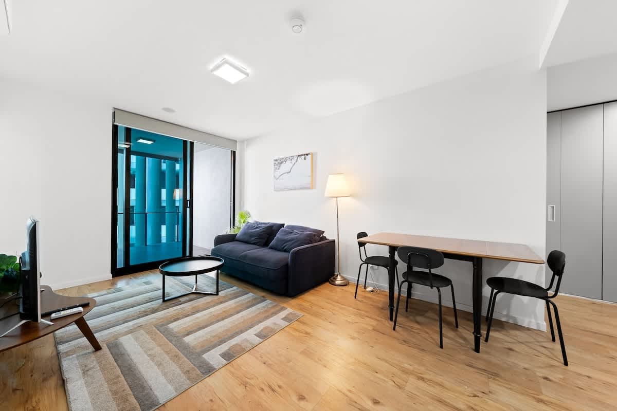 Furnished 2 Bedroom Apartment in South Brisbane