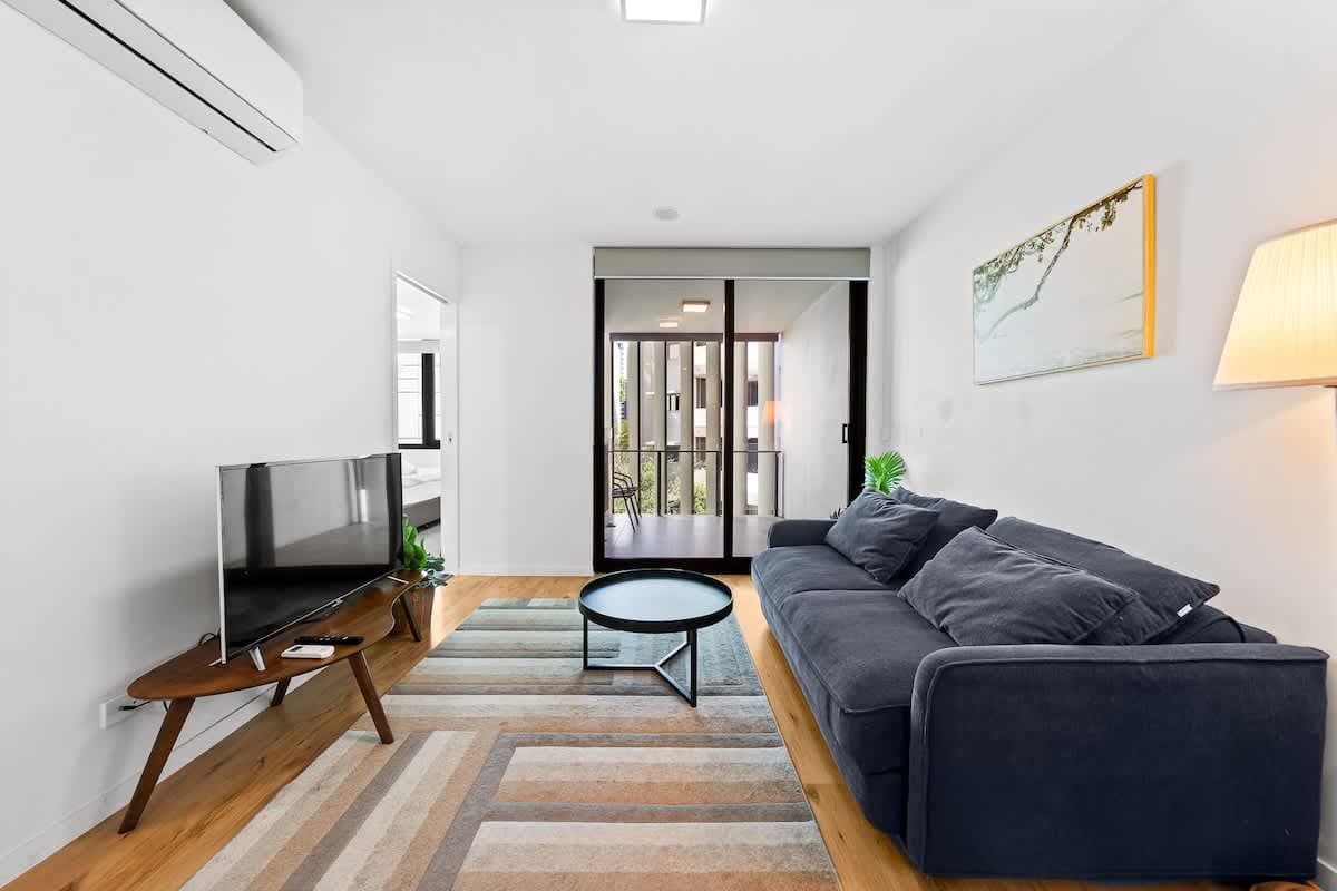 Furnished 2 Bedroom Apartment in South Brisbane