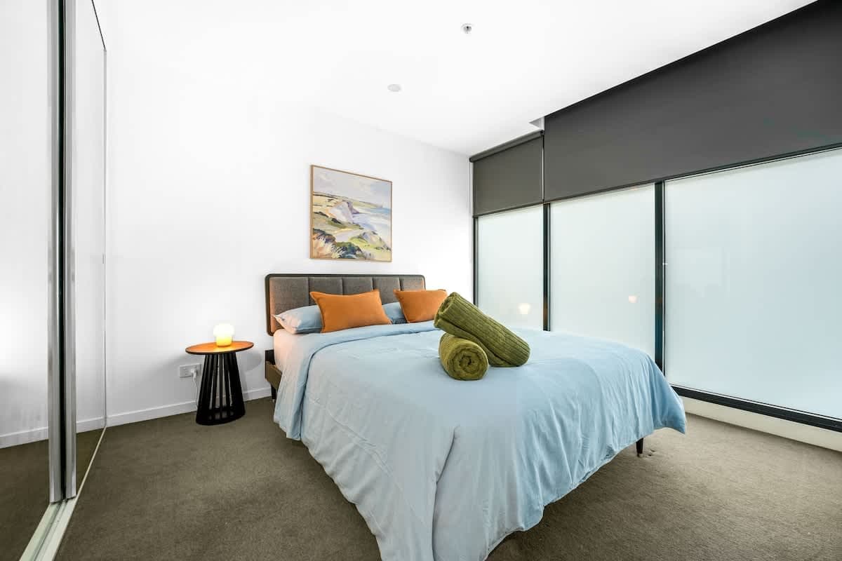 Furnished 1 Bedroom Apartment in Collingwood
