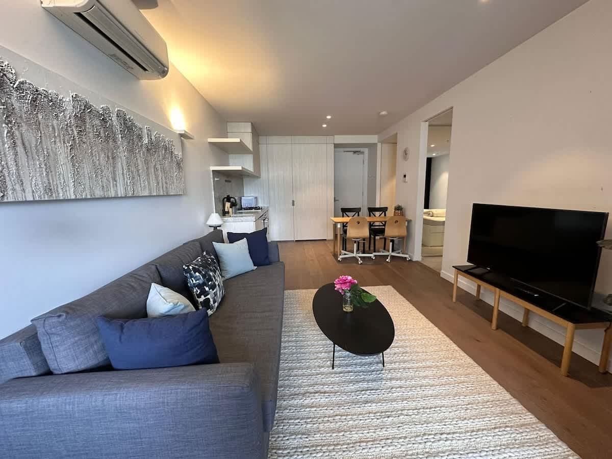 Furnished 2 Bedroom Apartment in North Melbourne