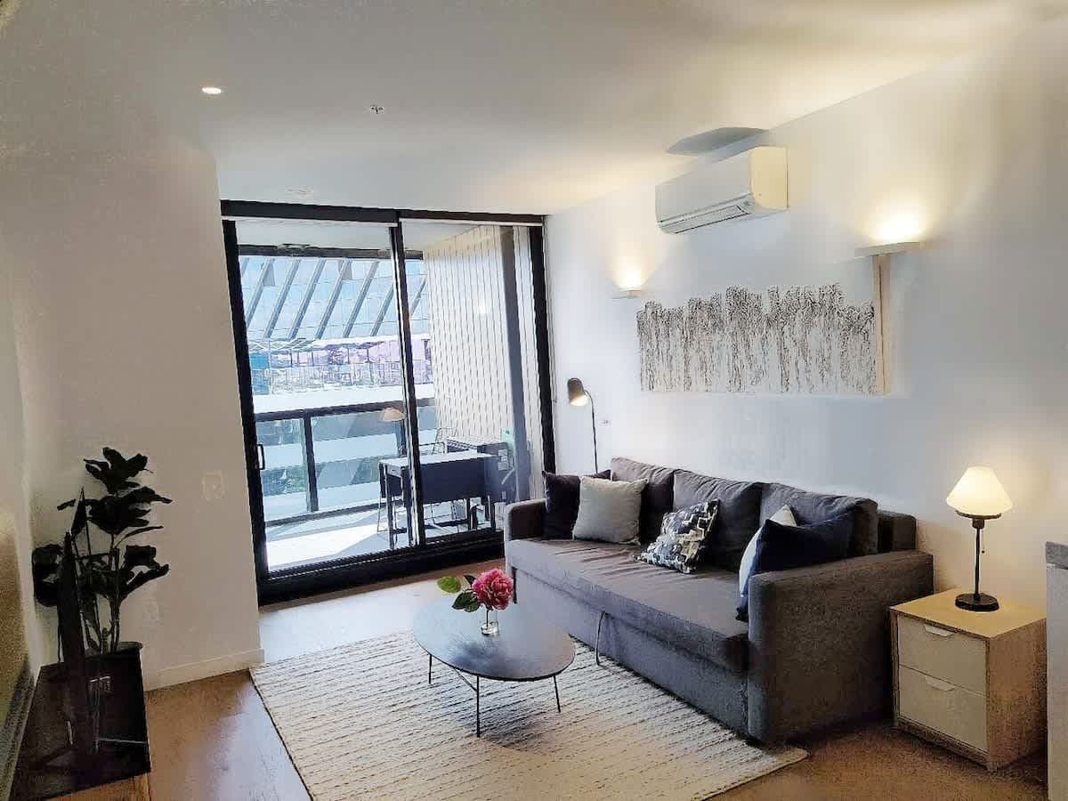 Furnished 2 Bedroom Apartment in North Melbourne