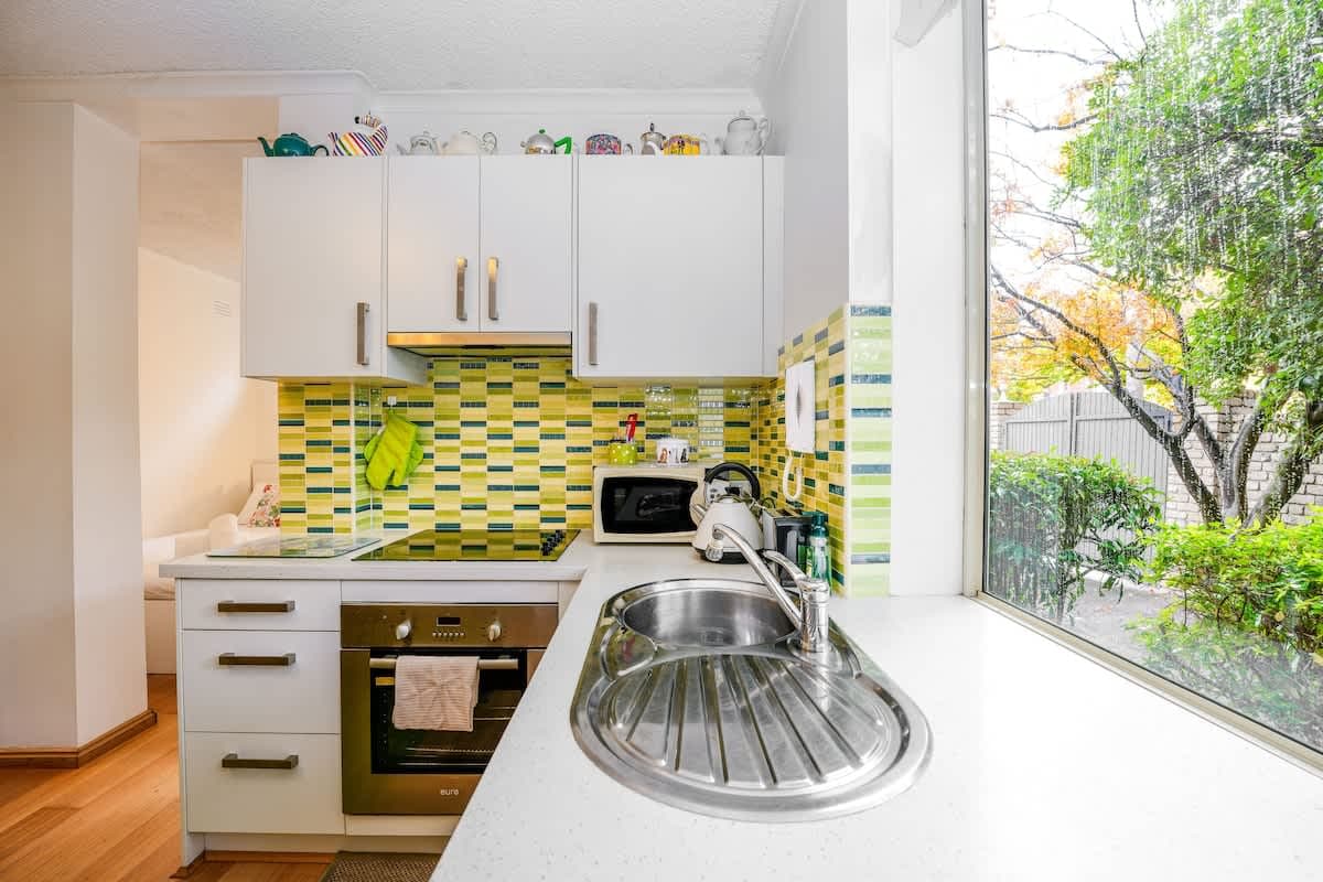 Furnished 1 Bedroom Apartment in Fitzroy