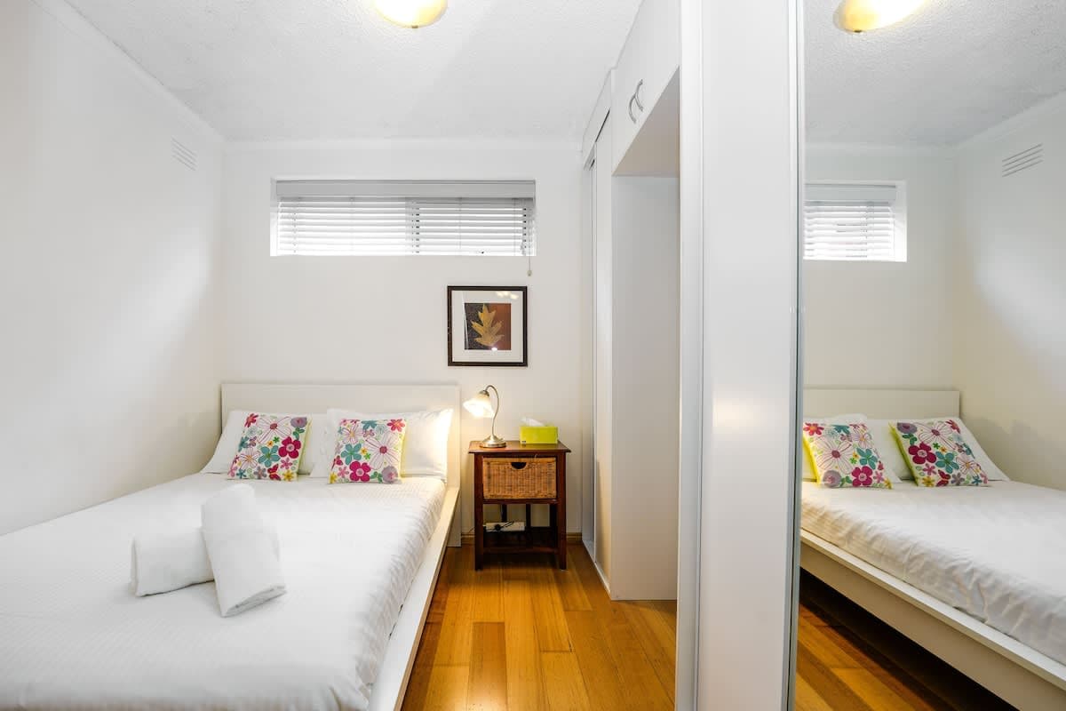 Furnished 1 Bedroom Apartment in Fitzroy