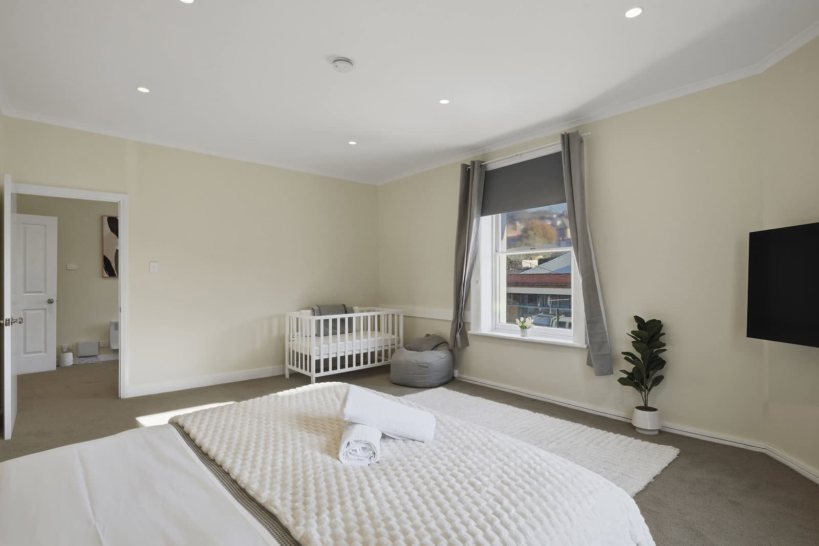Furnished 3 Bedroom House in Hobart